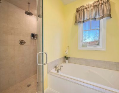 Lake & Slope View Luxury Lodge